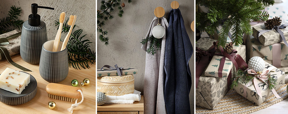 Accessoires de bain, serviettes et cadeaux de Noël au-dessus du sapin