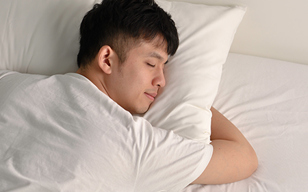 Hoe voorkom je dat je dekmatras verschuift?