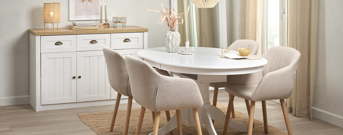 Opbergmeubels zoals een ruime dressoir zijn perfect voor dagelijks opbergen in het hele huis.