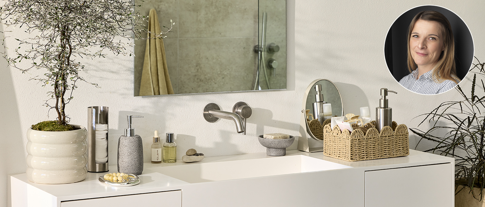Les produits STENSELE – le distributeur de savon et le bol – ainsi que le porte-disques en coton HAGGE font partie des favoris de Kathrine.