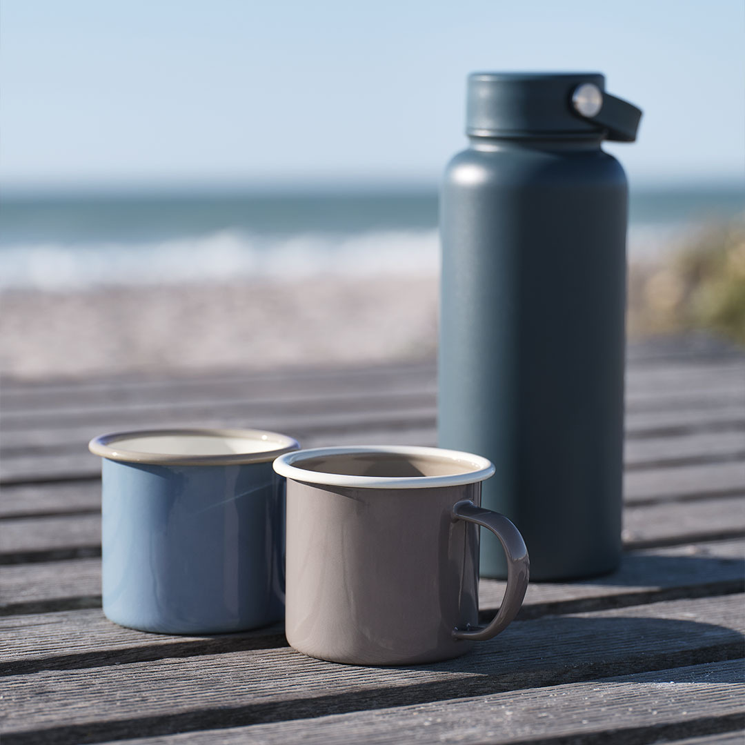 LAPPSPOVE drinkbekers en HUBRO drinkfles Drinkbekers en een thermosfles zijn perfect als kampeeruitrusting of voor picknicks
