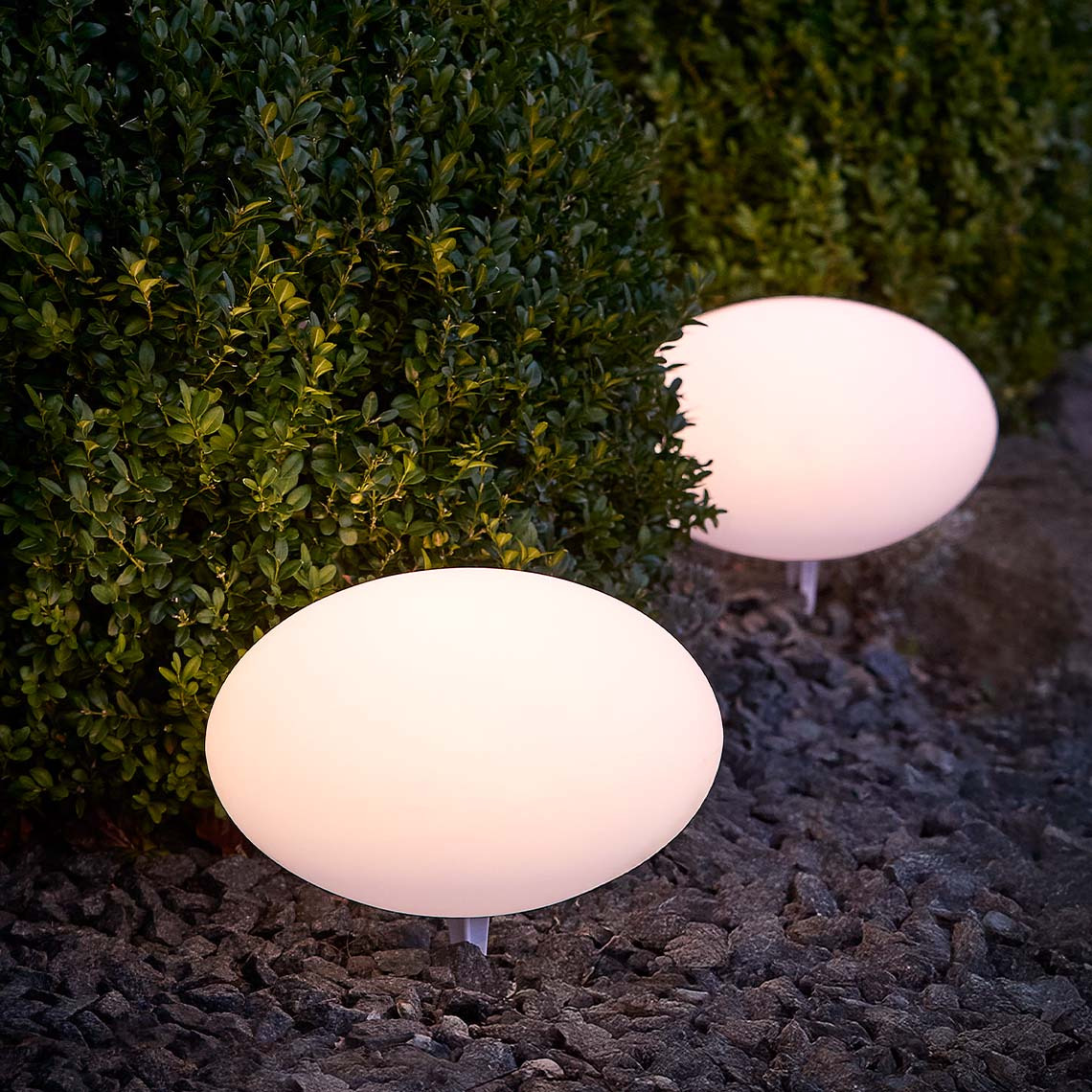 Witte, ronde solarlampen met zacht, warm licht