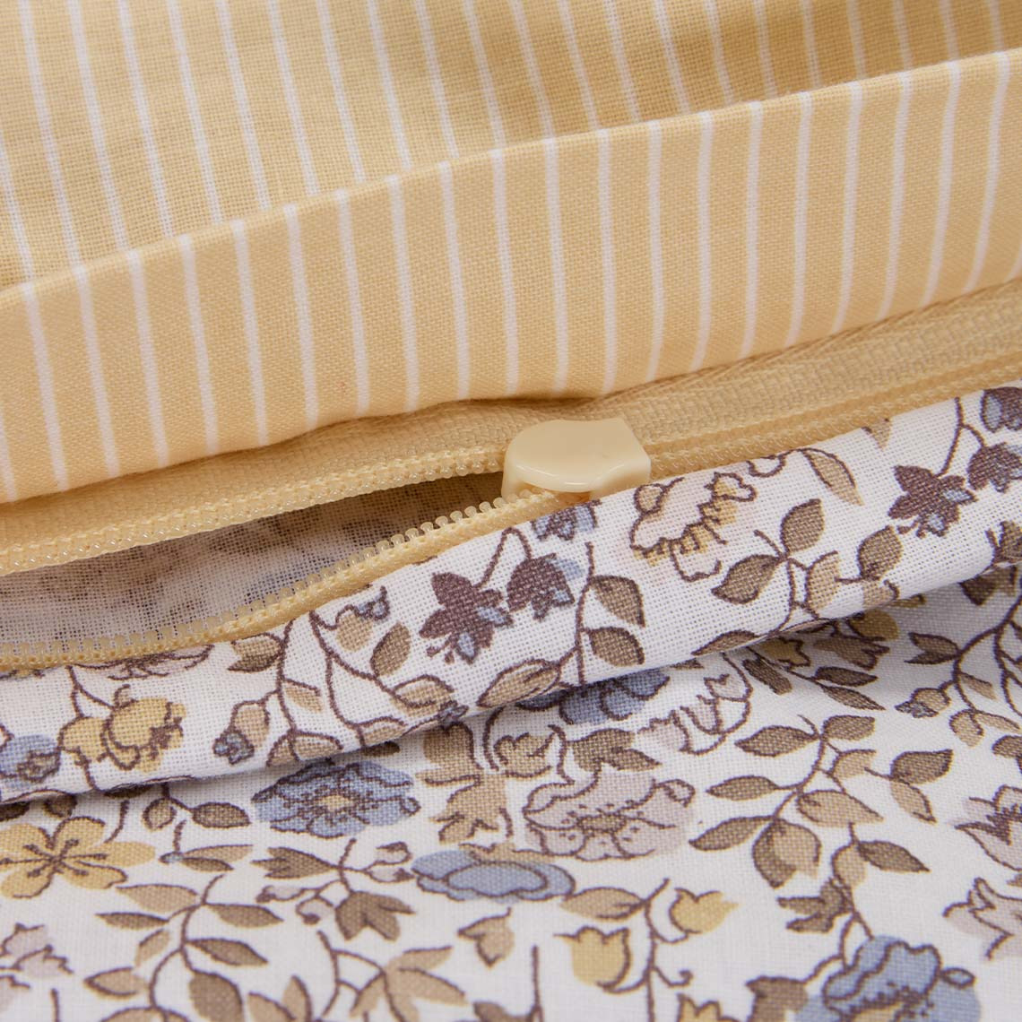 NIKOLINE dekbedovertrekset Katoenen beddengoed met kleine pastelkleurige bloemen in tinten paars en geel