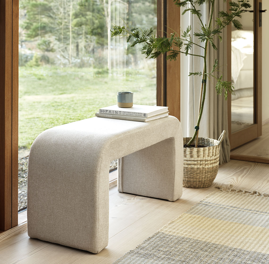 Le banc TUEN est une touche élégante pour n’importe quelle pièce Banc sculptural dans le salon
