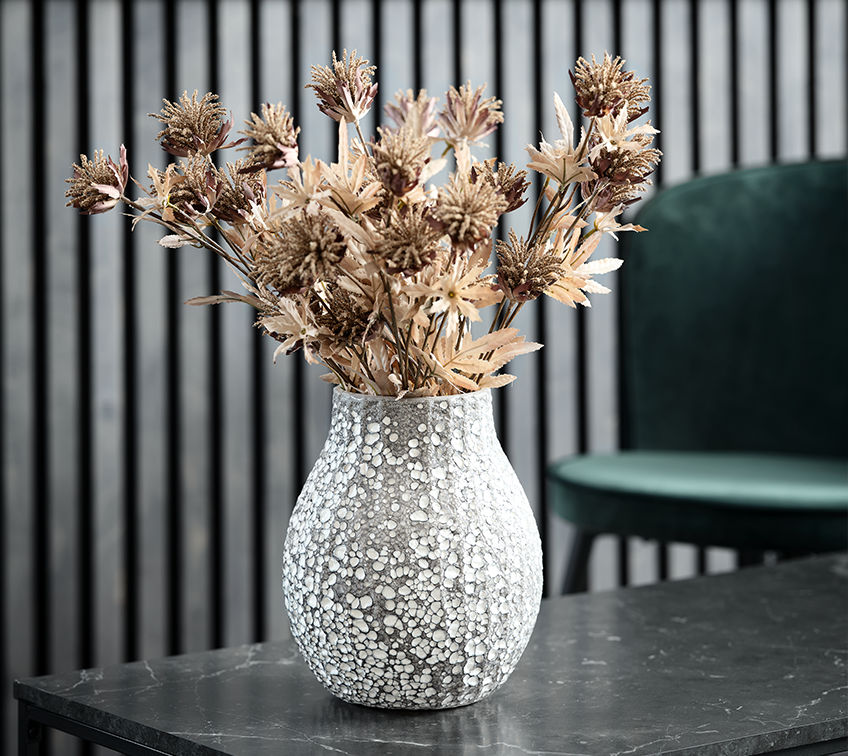 LAVRITS kunstbloemen in MATHIAS vaas als decoratie in de woonkamer Vaas met kunstbloemen als decoratie in de woonkamer