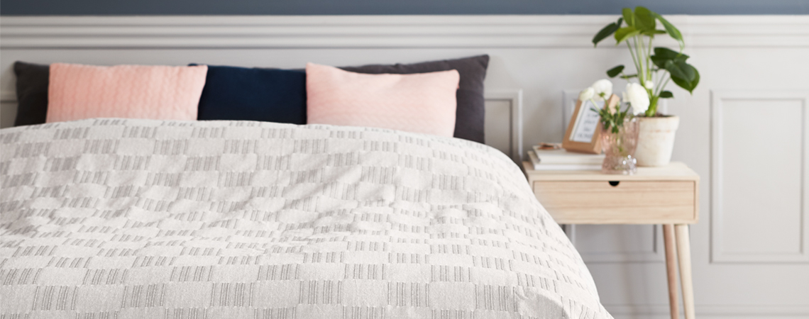 Pourquoi devriez-vous faire votre lit ? Quels sont les avantages et désavantages des couvres-lits ?